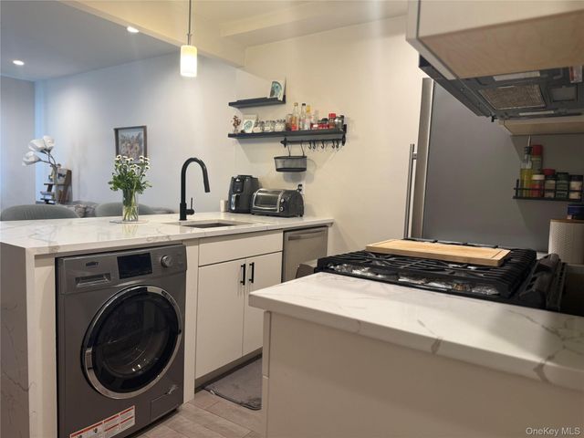 3141 29th Street 5B, Astoria, NY 11106