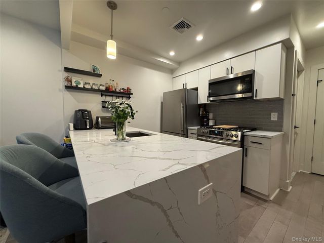 3141 29th Street 5B, Astoria, NY 11106