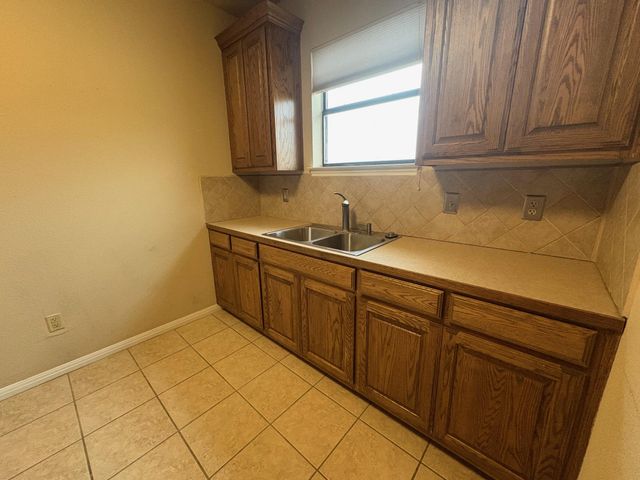 106 S Mays ST 300, Round Rock, TX 78664