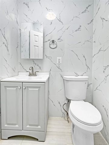 22 Chestnut Street, Brooklyn, NY 11208