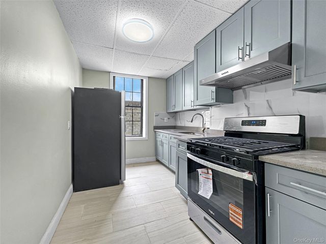 22 Chestnut Street, Brooklyn, NY 11208