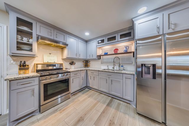 1602 Easthaven Drive, Pasadena, TX 77506
