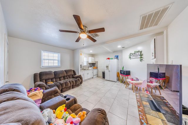 1602 Easthaven Drive, Pasadena, TX 77506