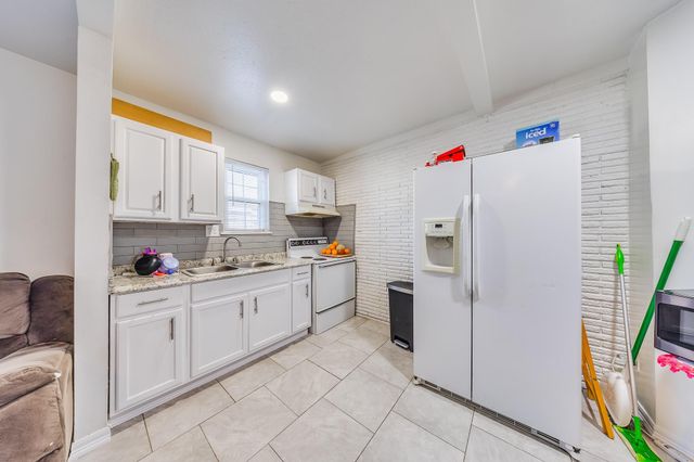 1602 Easthaven Drive, Pasadena, TX 77506