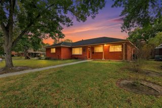 1602 Easthaven Drive, Pasadena, TX 77506
