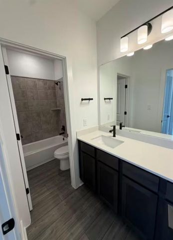 151 Sincere DR, Kyle, TX 78640