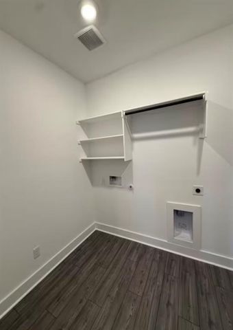 151 Sincere DR, Kyle, TX 78640