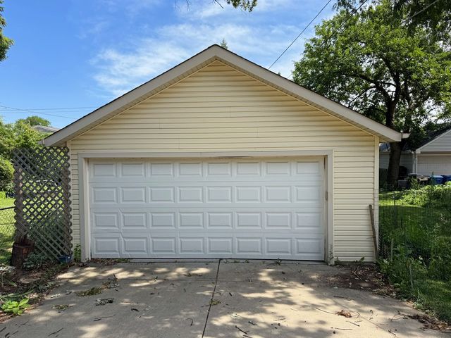 435 N Princeton Avenue, Villa Park, IL 60181