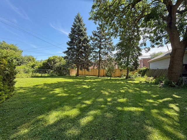 435 N Princeton Avenue, Villa Park, IL 60181