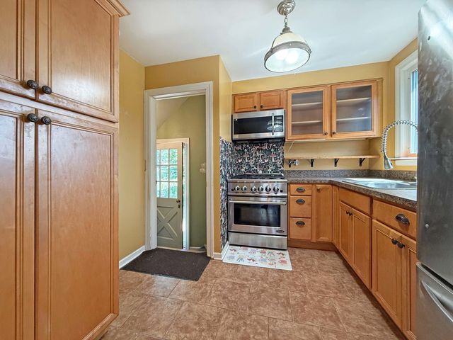 435 N Princeton Avenue, Villa Park, IL 60181