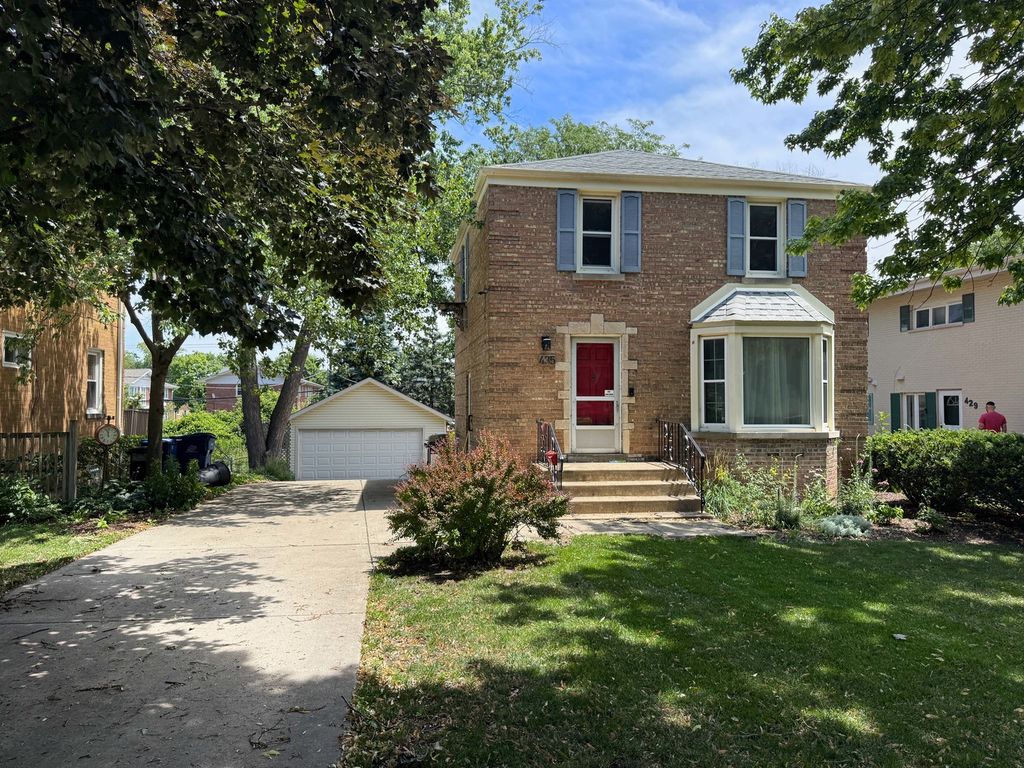435 N Princeton Avenue, Villa Park, IL 60181