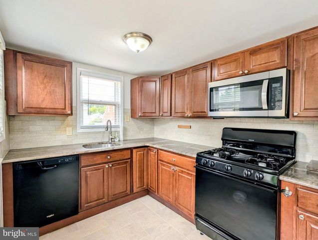 611 RUTLEDGE AVE, Folsom, PA 19033