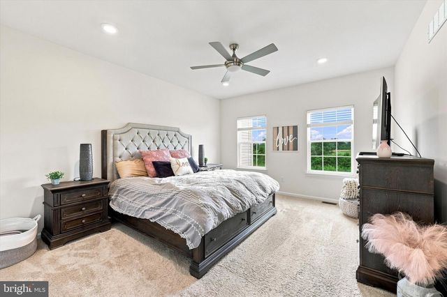 137 GOLDEN VALE DR, Royersford, PA 19468