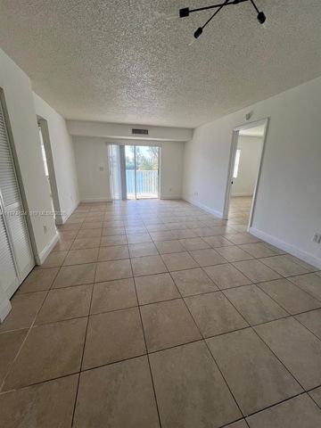 8240 SW 210th St 220, Cutler Bay, FL 33189