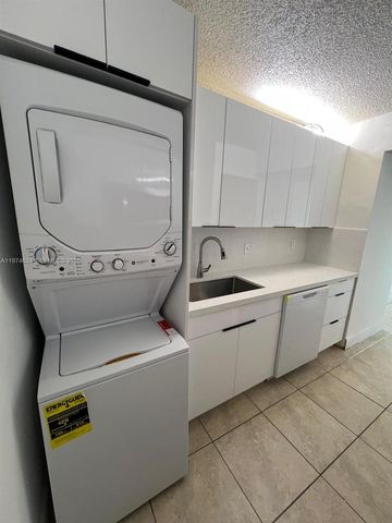 8240 SW 210th St 220, Cutler Bay, FL 33189