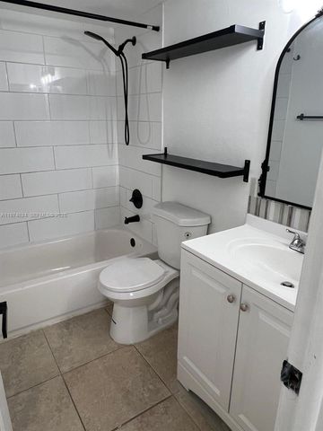 8240 SW 210th St 220, Cutler Bay, FL 33189