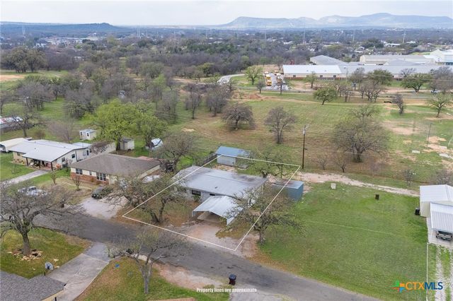 439 Elm Drive, Kingsland, TX 78639