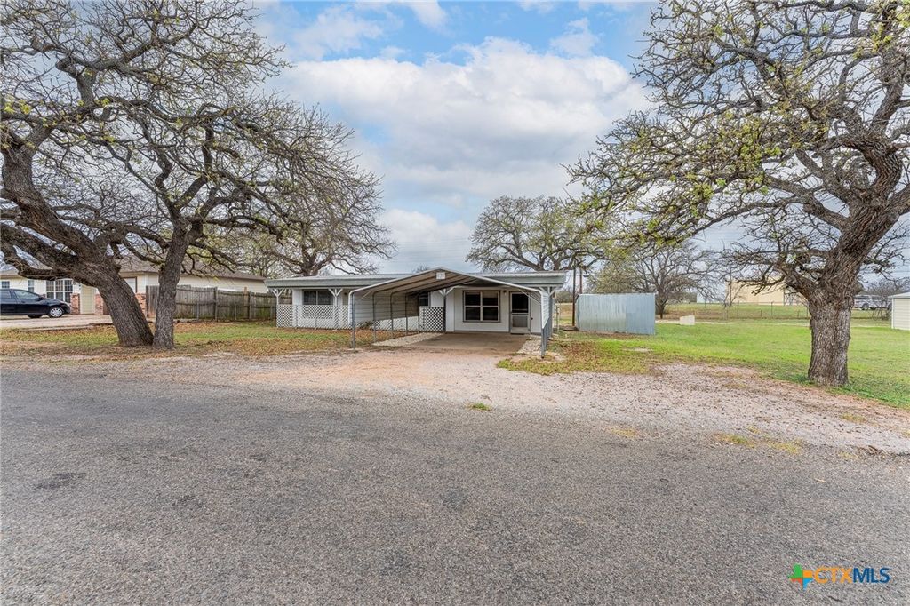 439 Elm Drive, Kingsland, TX 78639