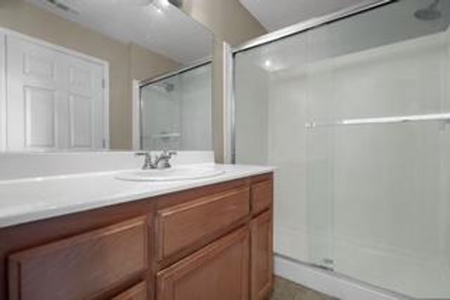 402 Hallman Ln, Oakdale, CA 95361