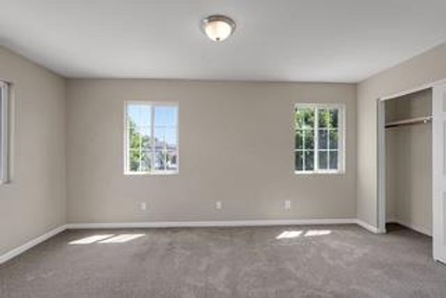 402 Hallman Ln, Oakdale, CA 95361