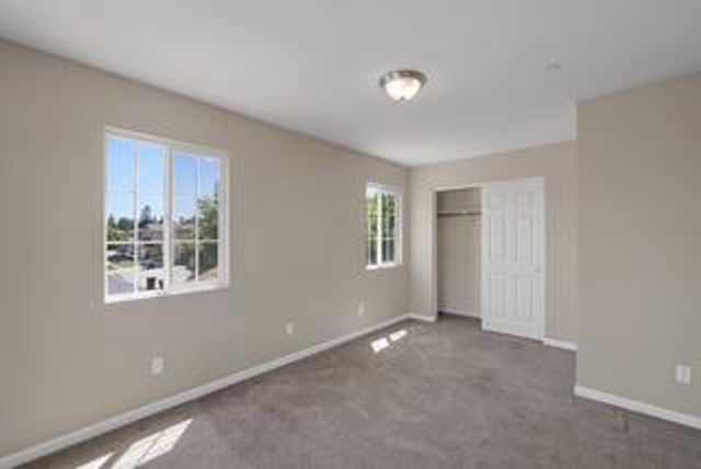402 Hallman Ln, Oakdale, CA 95361