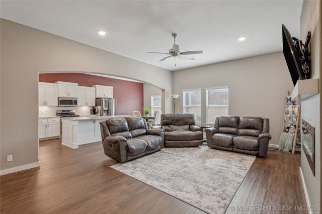 6250 E 146th Street S, Bixby, OK 74008