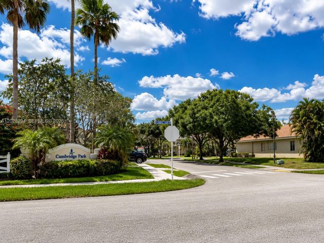 5528 Lake Tern Court, Coconut Creek, FL 33073
