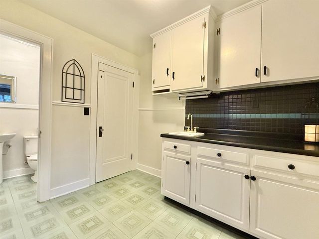 1875 Sherwood SW Drive, Beloit, WI 53511