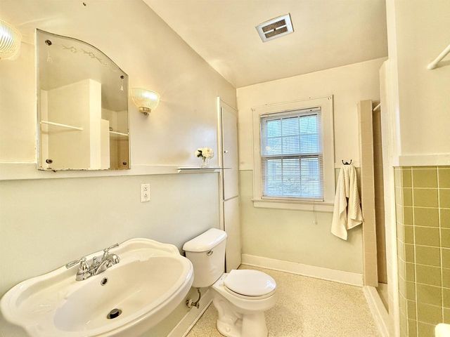 1875 Sherwood SW Drive, Beloit, WI 53511