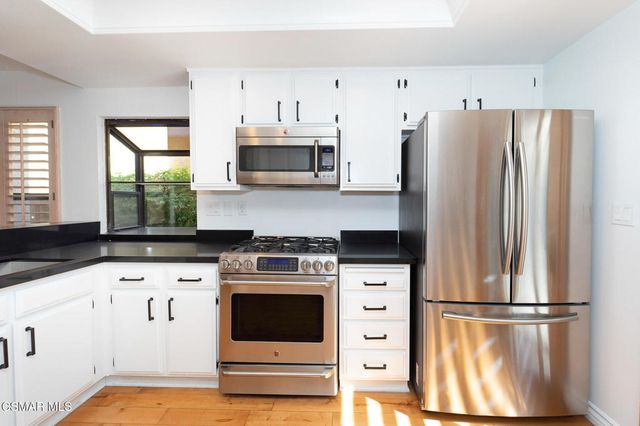 3831 Cottonwood Grove Trail, Calabasas, CA 91301