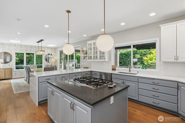2307 108th Avenue SE, Bellevue, WA 98004