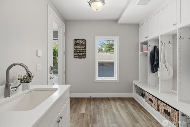2307 108th Avenue SE, Bellevue, WA 98004