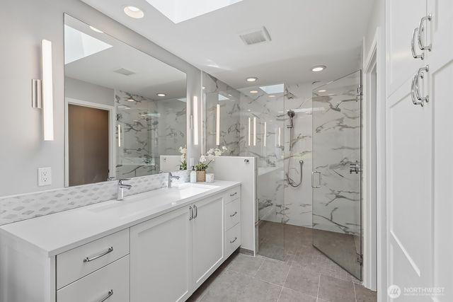 2307 108th Avenue SE, Bellevue, WA 98004