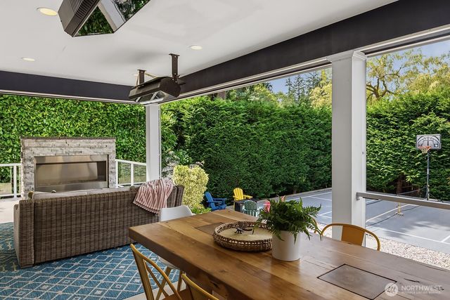 2307 108th Avenue SE, Bellevue, WA 98004