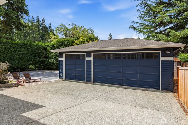 2307 108th Avenue SE, Bellevue, WA 98004