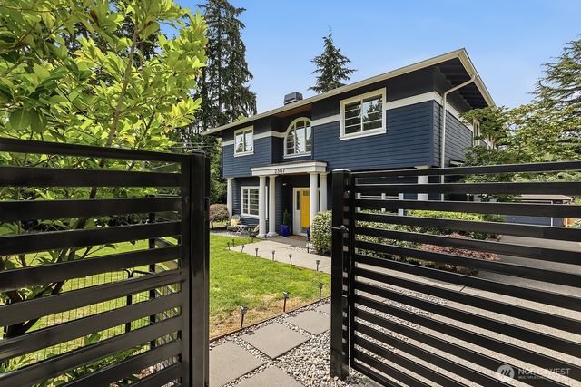 2307 108th Avenue SE, Bellevue, WA 98004