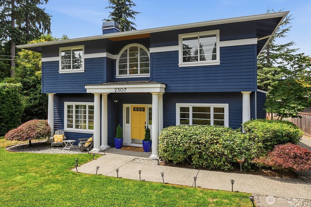 2307 108th Avenue SE, Bellevue, WA 98004