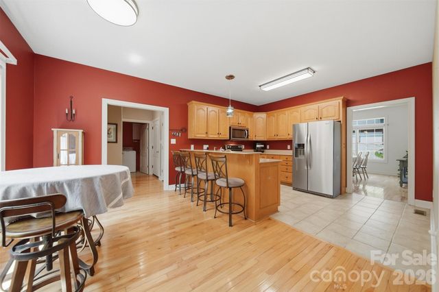 4305 Cottingham Drive, Hickory, NC 28602
