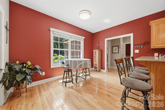 4305 Cottingham Drive, Hickory, NC 28602