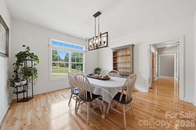 4305 Cottingham Drive, Hickory, NC 28602