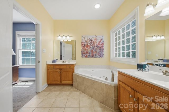 4305 Cottingham Drive, Hickory, NC 28602