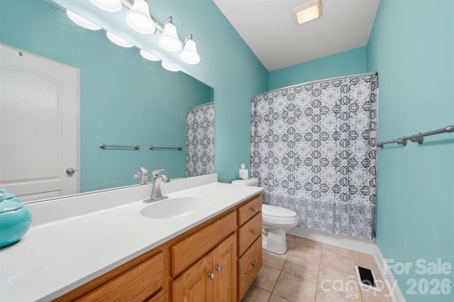 4305 Cottingham Drive, Hickory, NC 28602