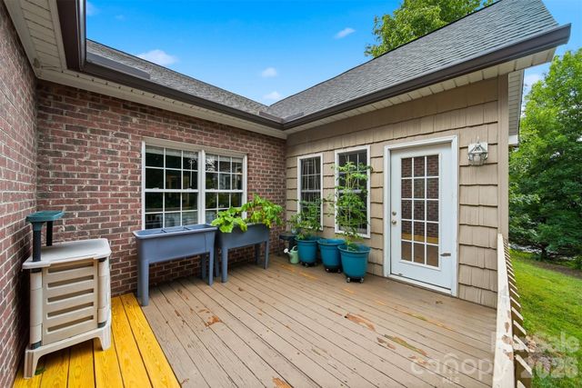 4305 Cottingham Drive, Hickory, NC 28602