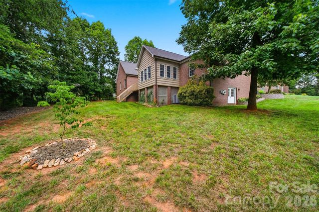 4305 Cottingham Drive, Hickory, NC 28602