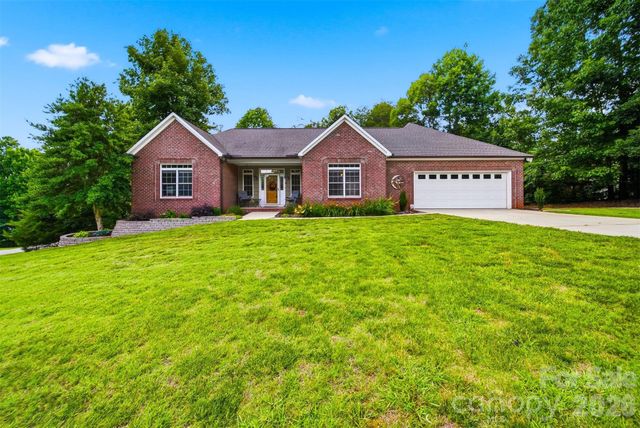 4305 Cottingham Drive, Hickory, NC 28602