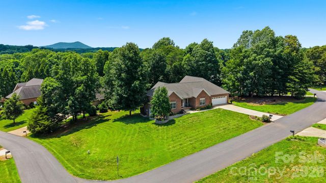 4305 Cottingham Drive, Hickory, NC 28602