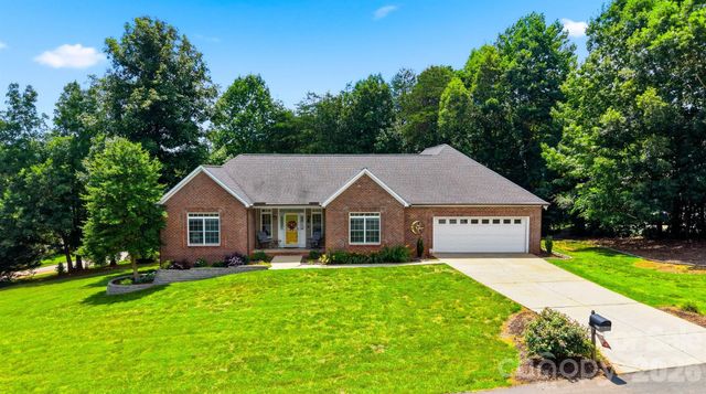 4305 Cottingham Drive, Hickory, NC 28602