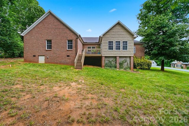 4305 Cottingham Drive, Hickory, NC 28602