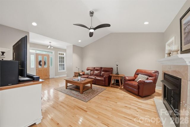 4305 Cottingham Drive, Hickory, NC 28602