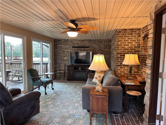 5199 Tobacco Road, Orrum, NC 28369